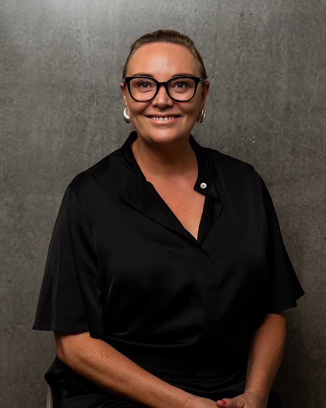 Jo Commins
